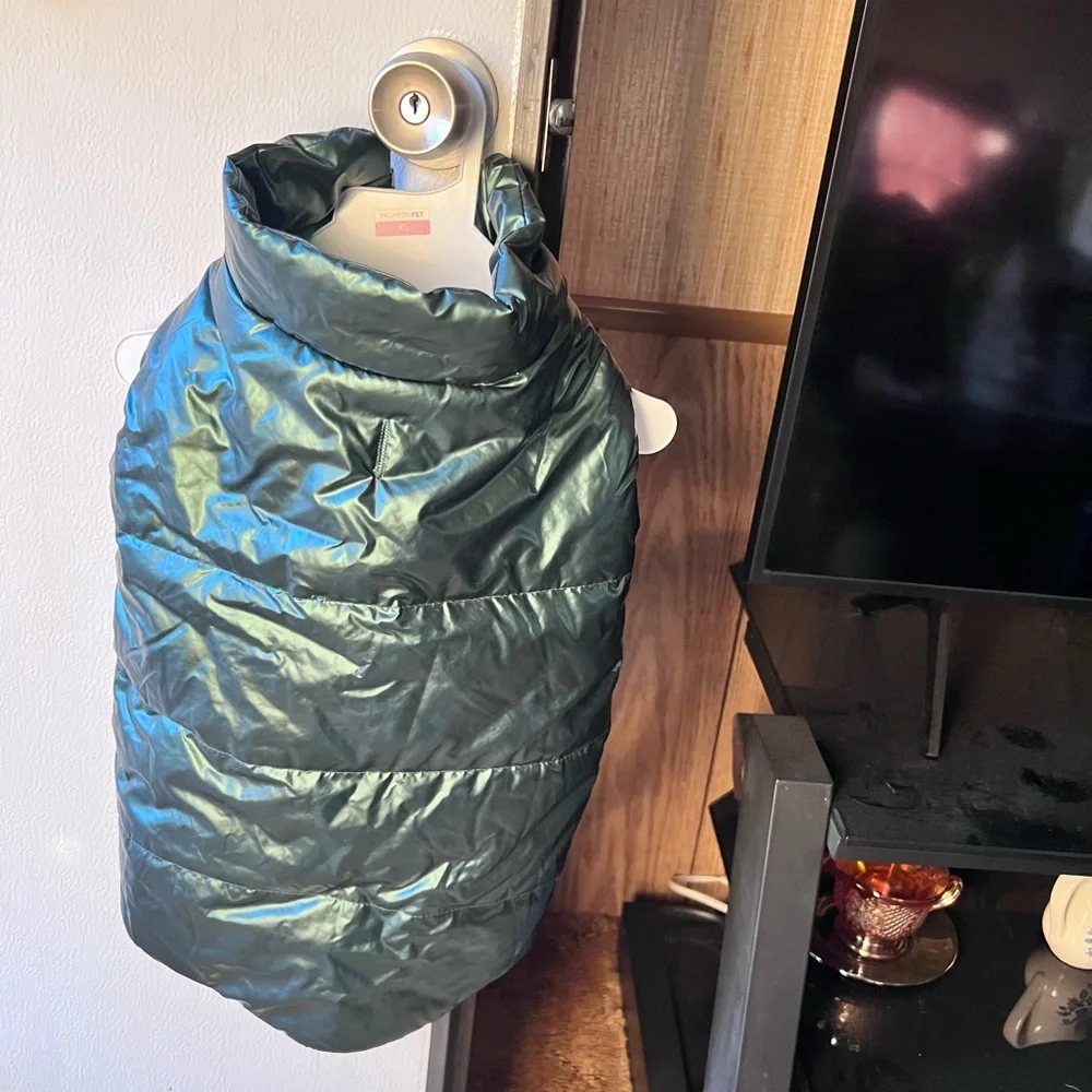 NWT🐶Cosmo puffy dog 🐶 coat emerald green size large